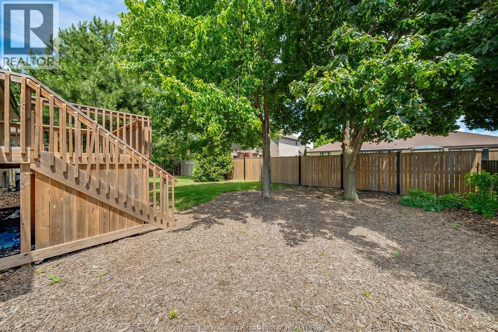 1694 Chornoby, Tecumseh, Ontario  N8N 5A1 - Photo 47 - 26014444