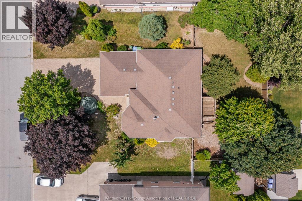 1694 Chornoby, Tecumseh, Ontario  N8N 5A1 - Photo 50 - 26014444