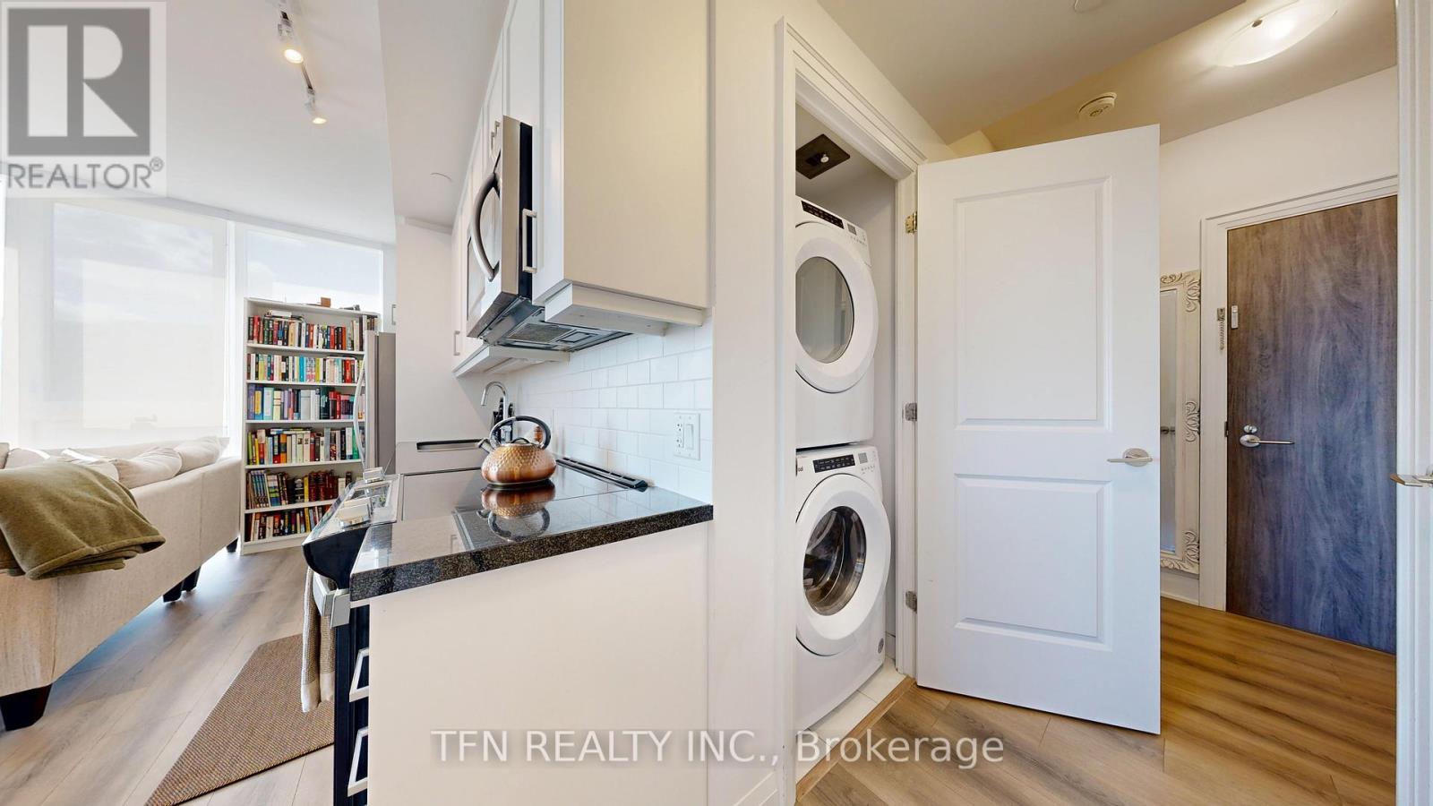 602 - 10 Gatineau Drive W, Vaughan, Ontario  L4J 0L2 - Photo 11 - N13476654