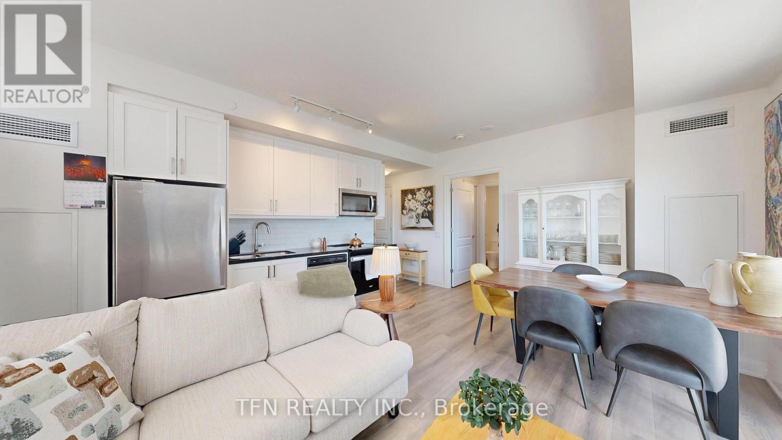 602 - 10 Gatineau Drive W, Vaughan, Ontario  L4J 0L2 - Photo 4 - N13476654