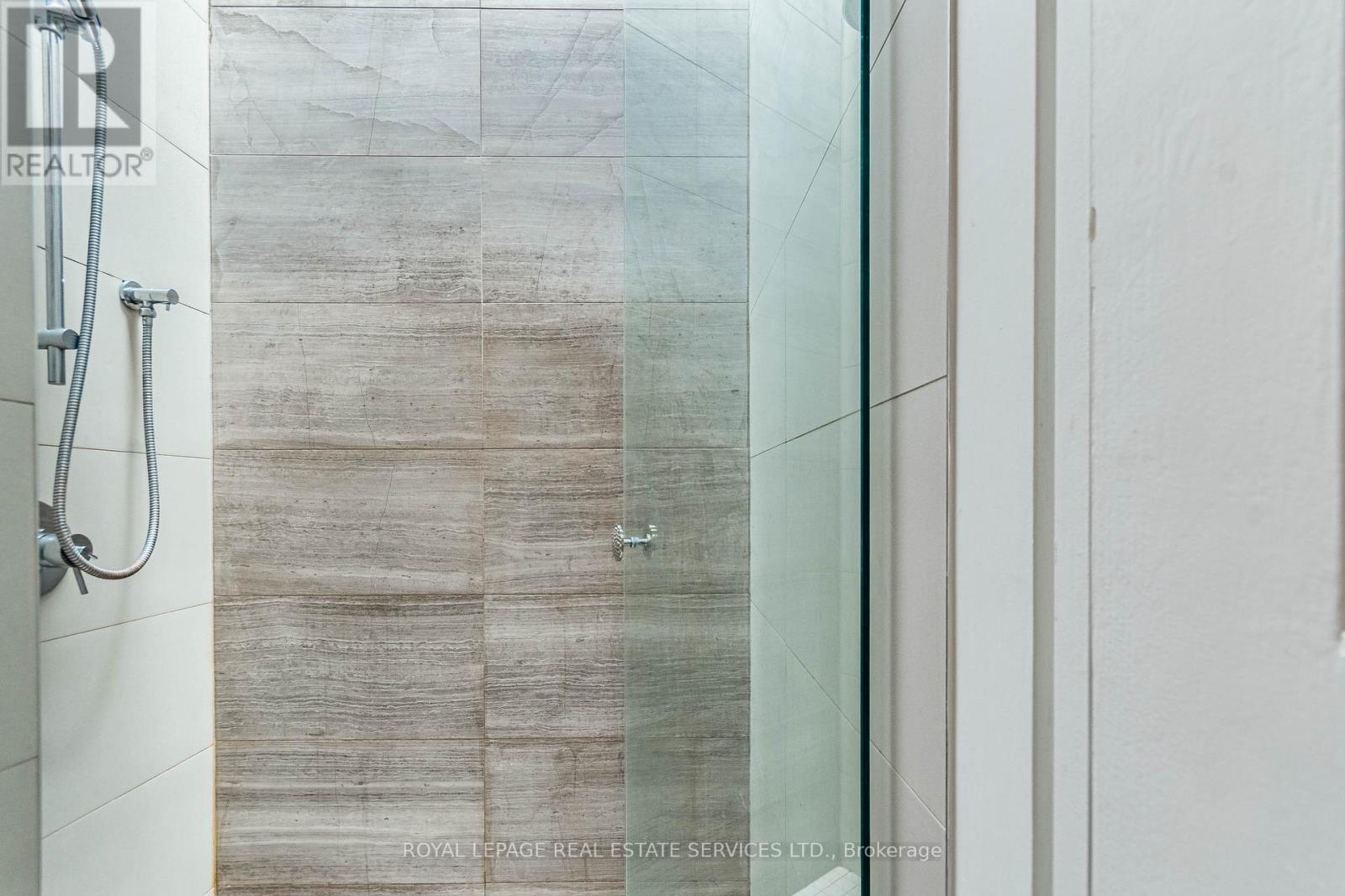 241 Garden Avenue, Toronto, Ontario  M6R 1J2 - Photo 18 - W13476092