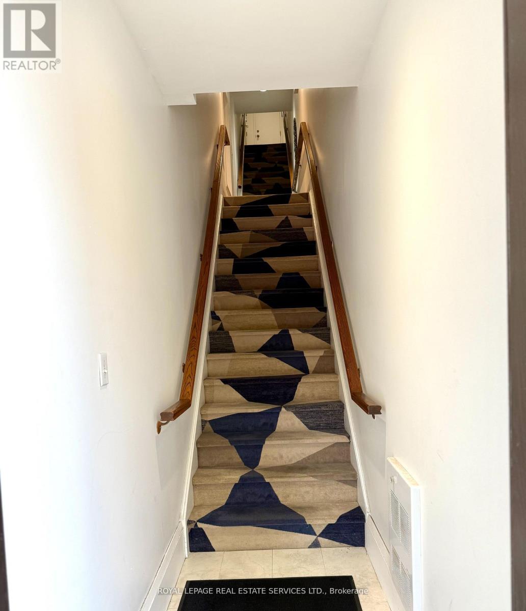 130 Thomas Street, Oakville, Ontario  L6J 3B1 - Photo 1 - W13476174