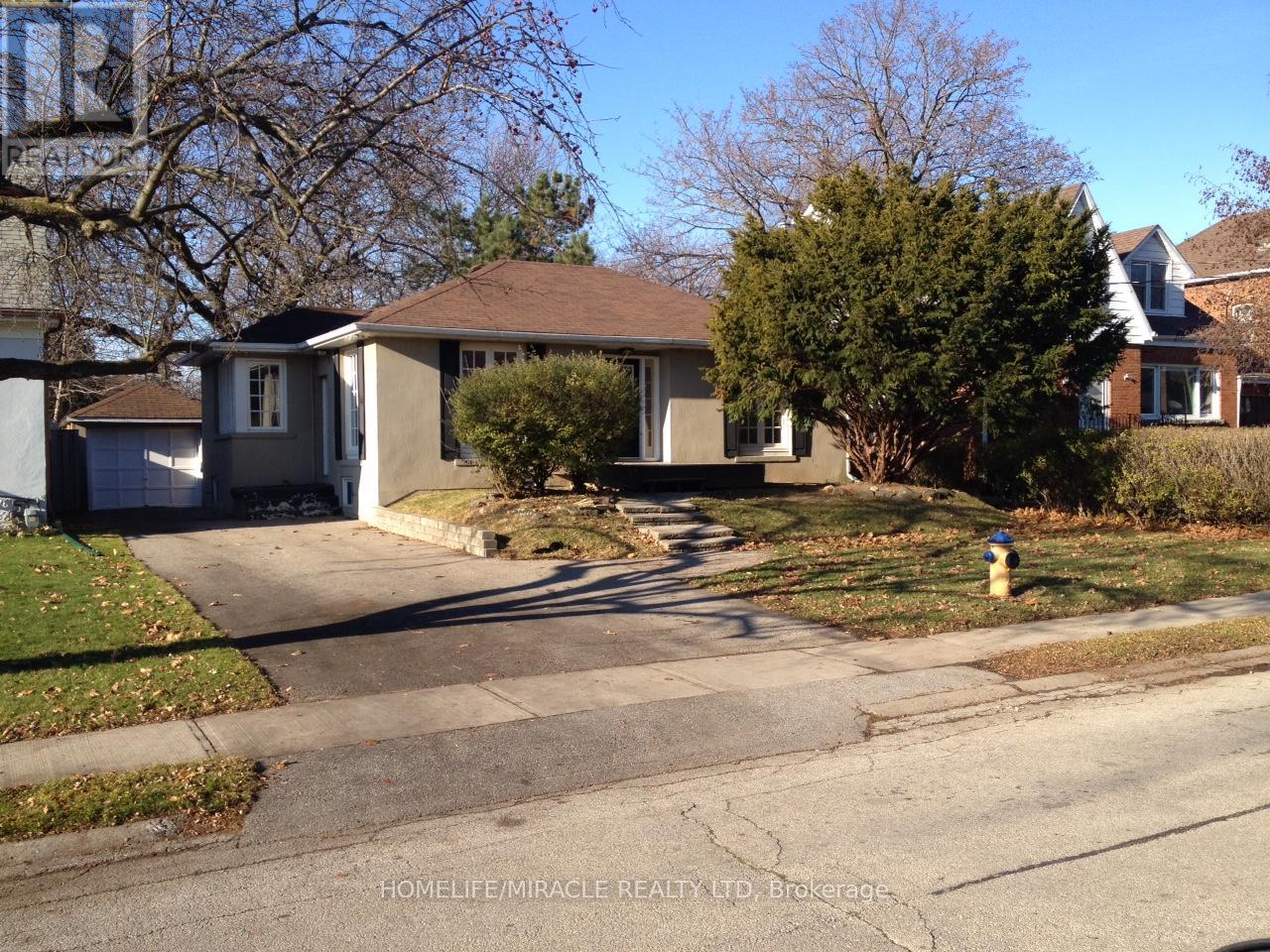 40 Thirty Seventh Street, Toronto, Ontario  M8W 3L6 - Photo 2 - W13476270