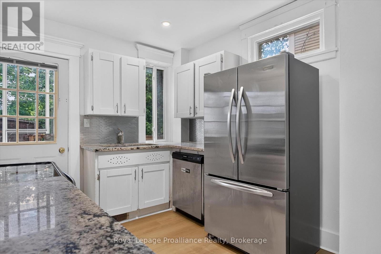 367 Edinburgh Street, Peterborough, Ontario  K9H 3G1 - Photo 7 - X13474184