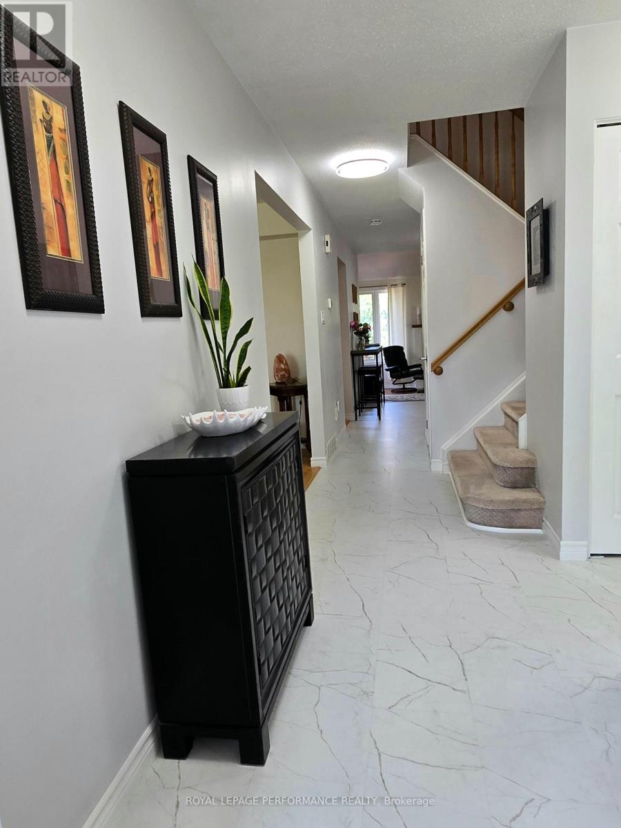 61 Hawley Crescent, Ottawa, Ontario  K2M 1T4 - Photo 2 - X13247836