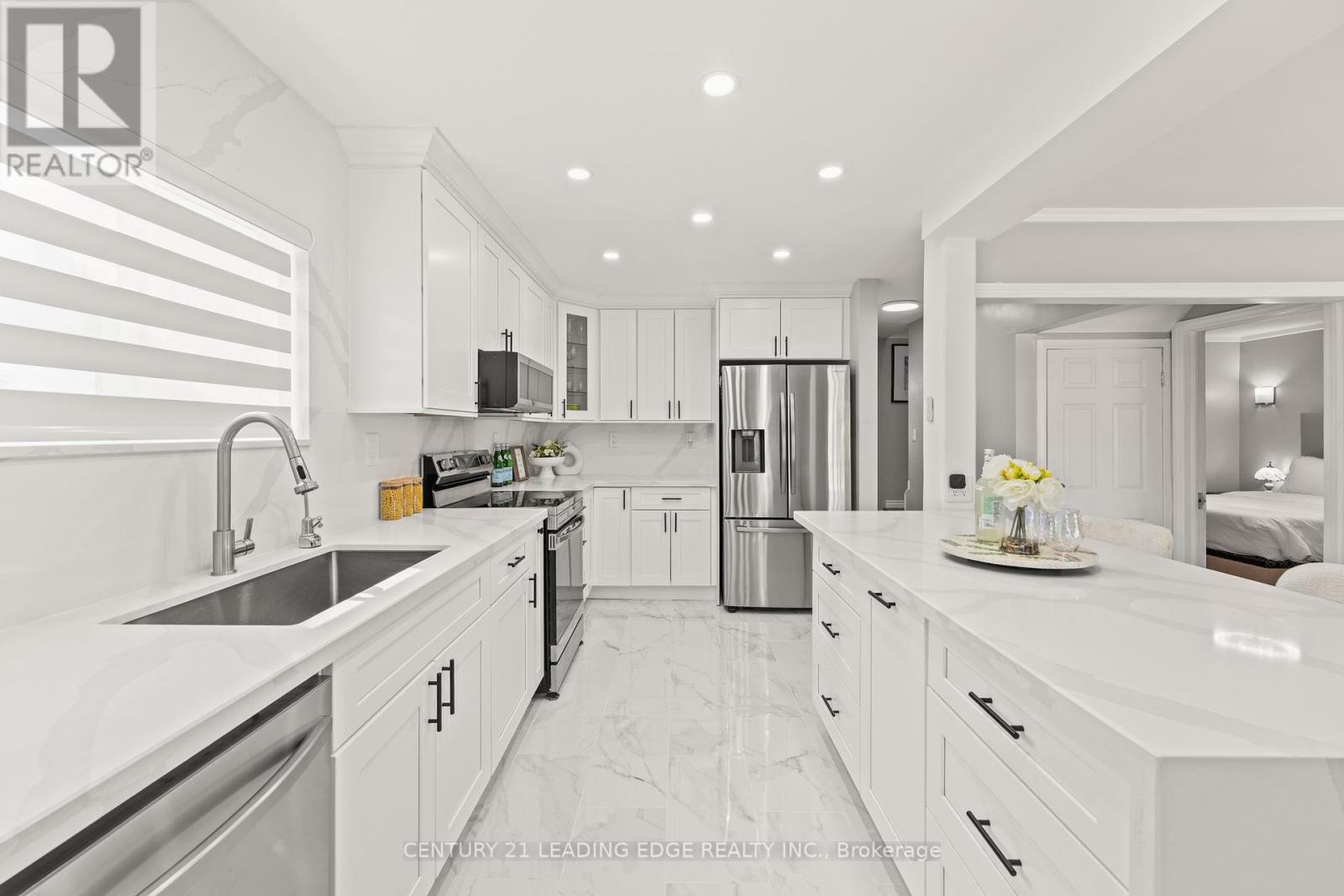 27 Chilcot Avenue, Toronto, Ontario  M9W 1T9 - Photo 10 - W13476576