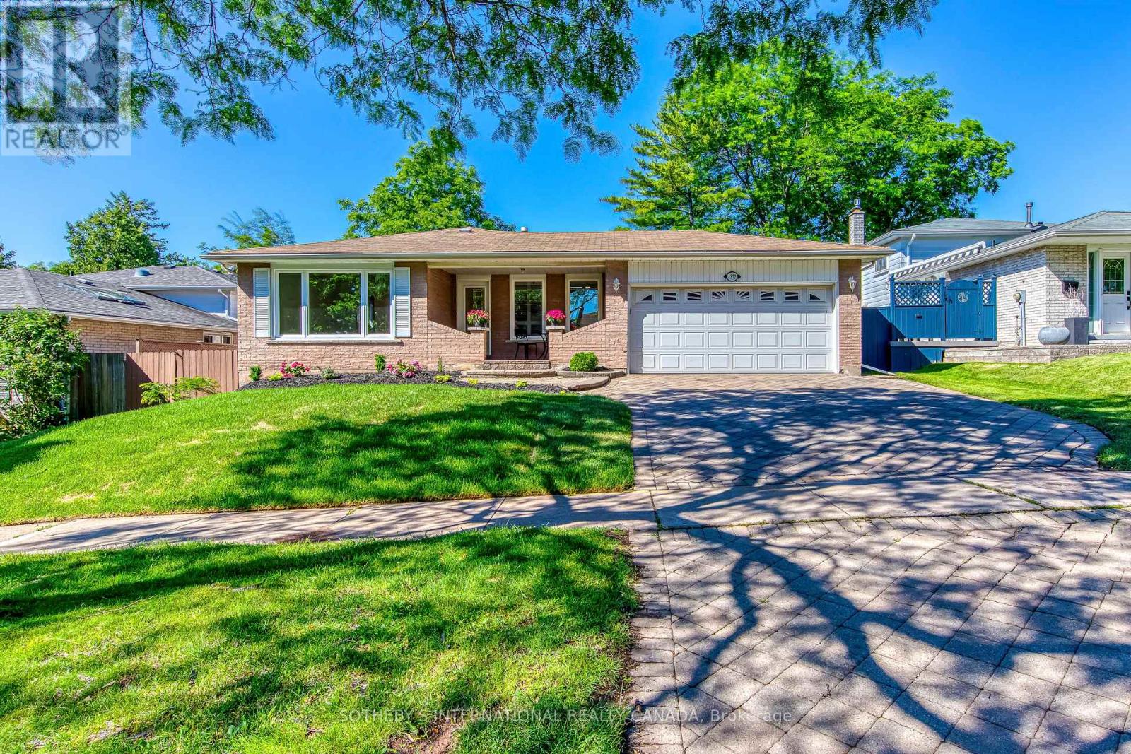 1272 FALGARWOOD DRIVE, Oakville, Ontario