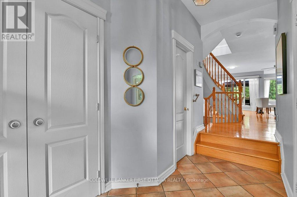 131 Hearst Way, Ottawa, Ontario  K2L 4G5 - Photo 4 - X13474312