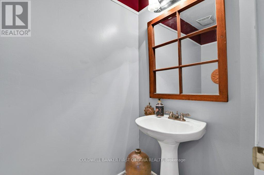 131 Hearst Way, Ottawa, Ontario  K2L 4G5 - Photo 5 - X13474312