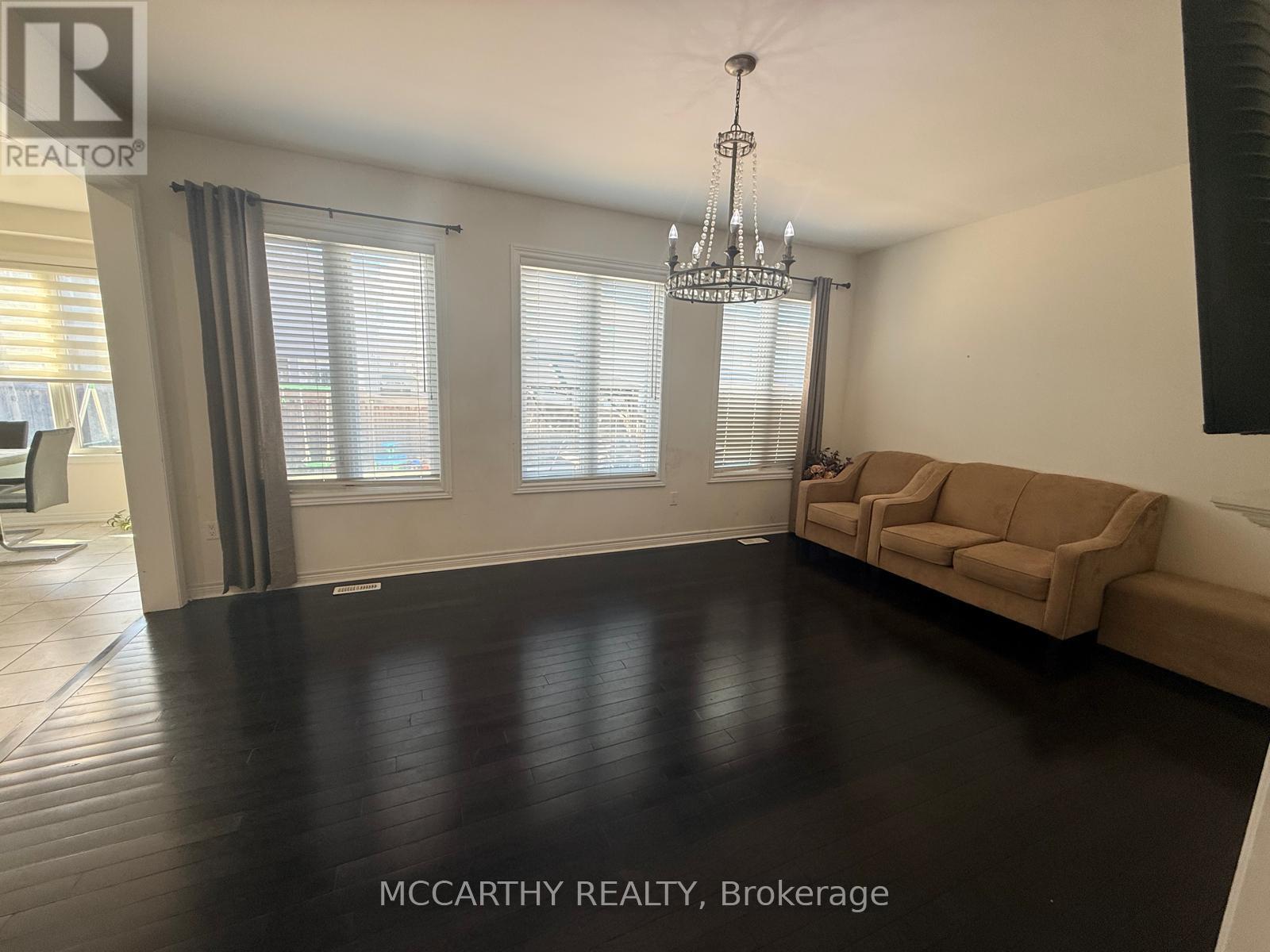 124 Johnson Drive, Shelburne, Ontario  L9V 3V9 - Photo 4 - X12917284