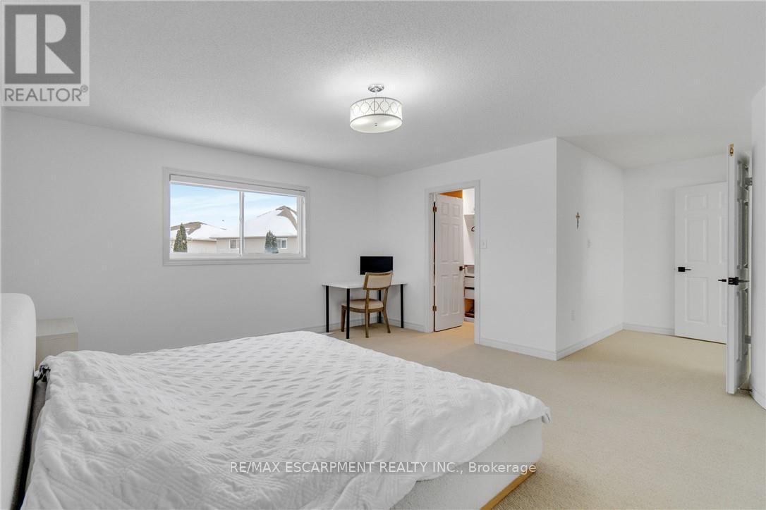 191 Hawkswood Trail, Hamilton, Ontario  L9B 2T1 - Photo 27 - X12957620