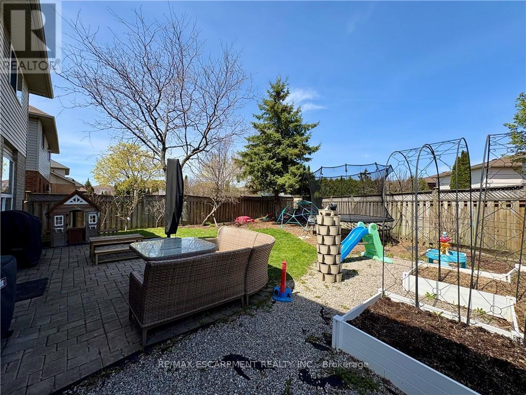 191 Hawkswood Trail, Hamilton, Ontario  L9B 2T1 - Photo 45 - X12957620