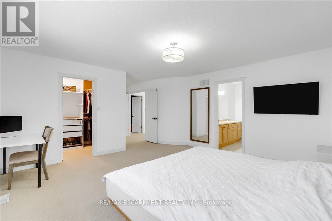 191 Hawkswood Trail, Hamilton, Ontario  L9B 2T1 - Photo 29 - X12957620