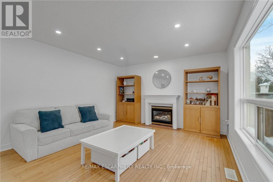 191 Hawkswood Trail, Hamilton, Ontario  L9B 2T1 - Photo 22 - X12957620