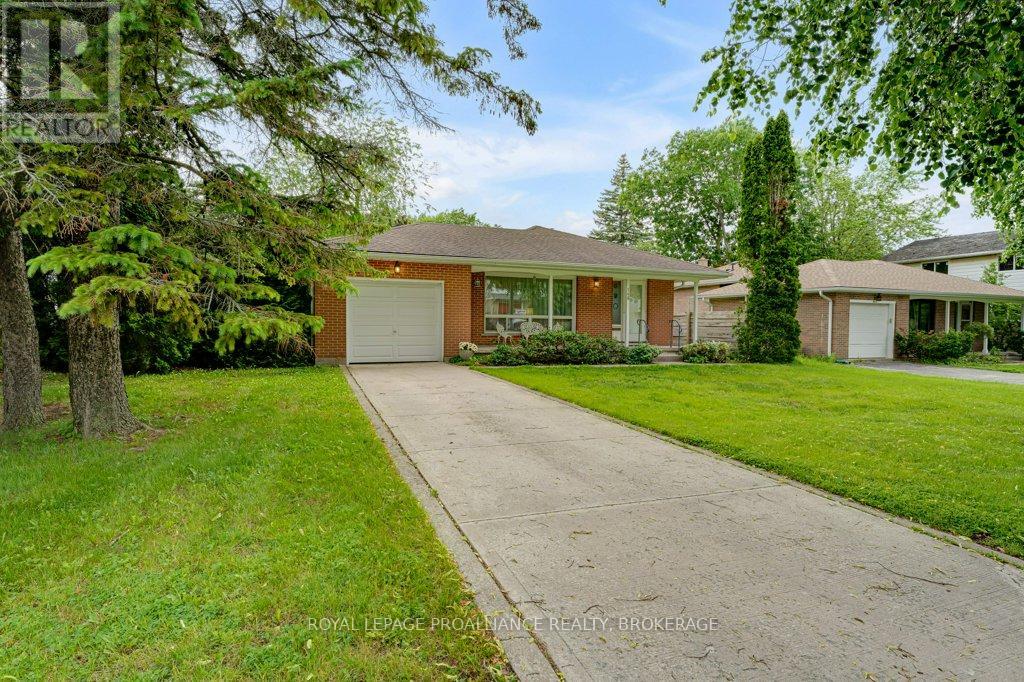 148 Campbell Crescent, Kingston, Ontario K7M 1Z5 - Photo 2 - X13474022