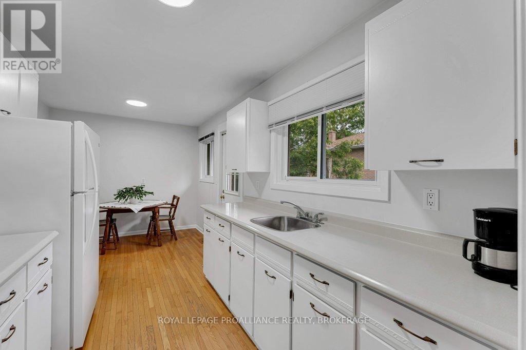 148 Campbell Crescent, Kingston, Ontario K7M 1Z5 - Photo 12 - X13474022