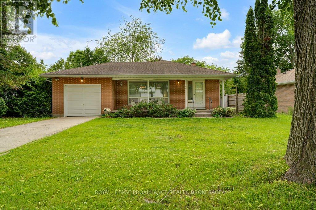 148 Campbell Crescent, Kingston, Ontario K7M 1Z5 - Photo 3 - X13474022