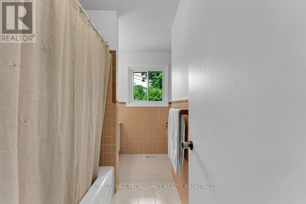 148 Campbell Crescent, Kingston, Ontario K7M 1Z5 - Photo 27 - X13474022