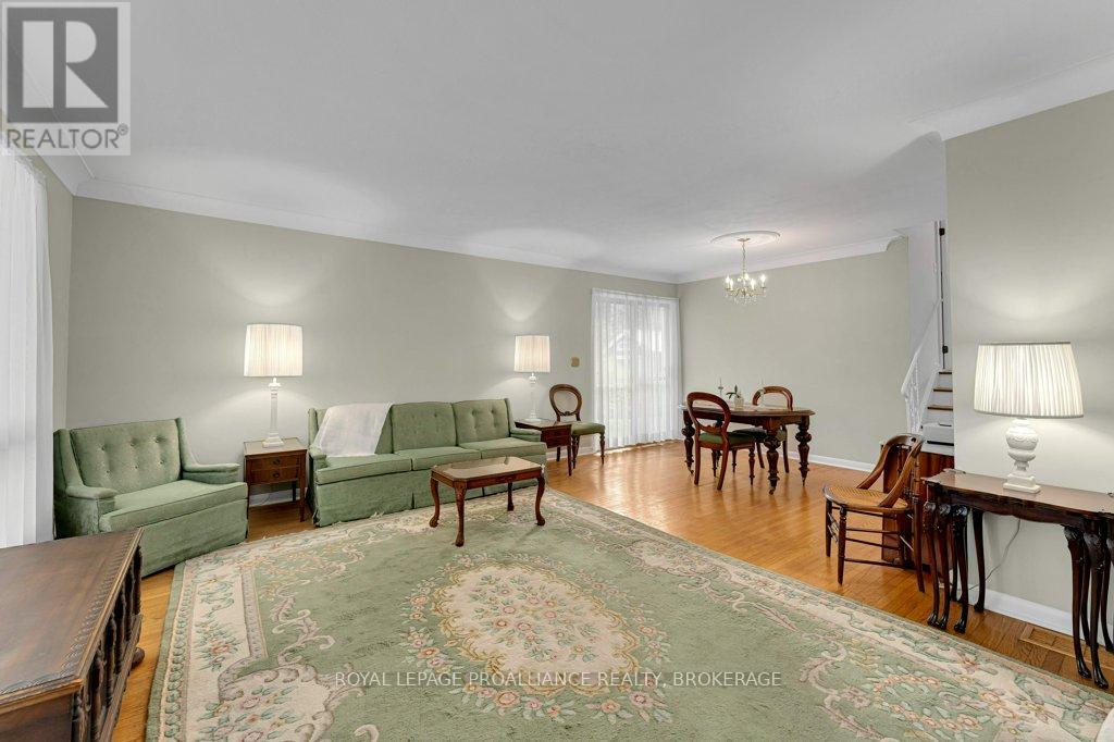 148 Campbell Crescent, Kingston, Ontario K7M 1Z5 - Photo 6 - X13474022