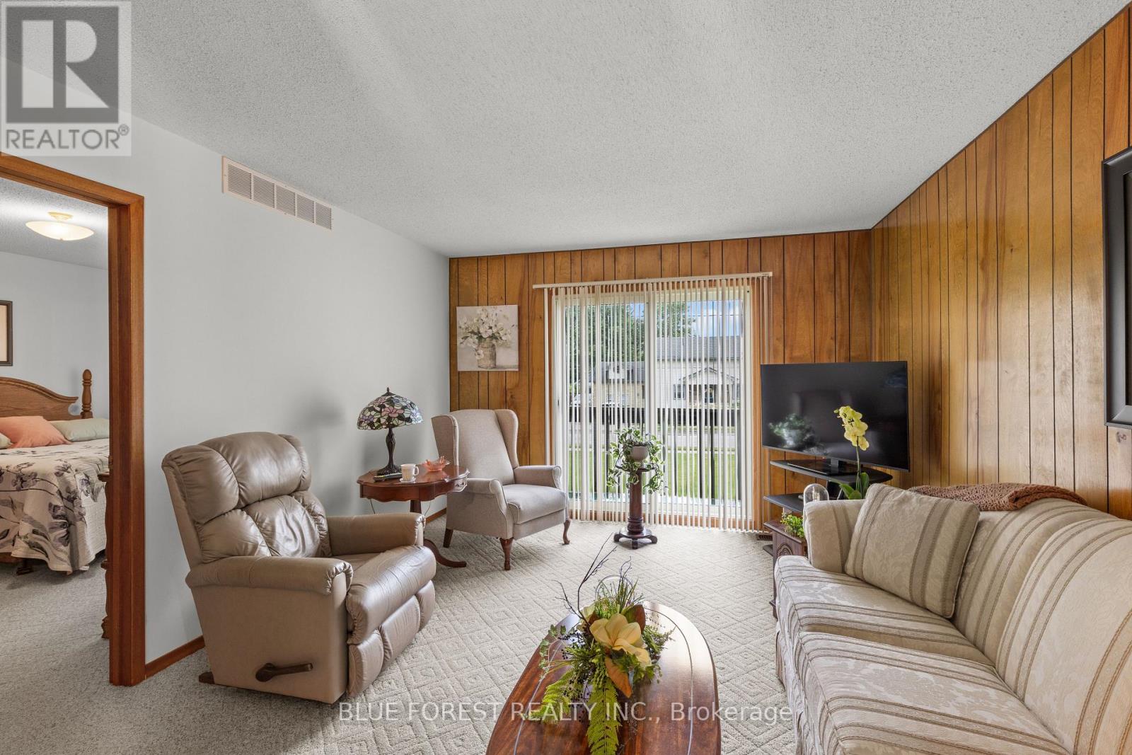 191 Victoria Street, Southwest Middlesex, Ontario  N0L 1M0 - Photo 39 - X13477784