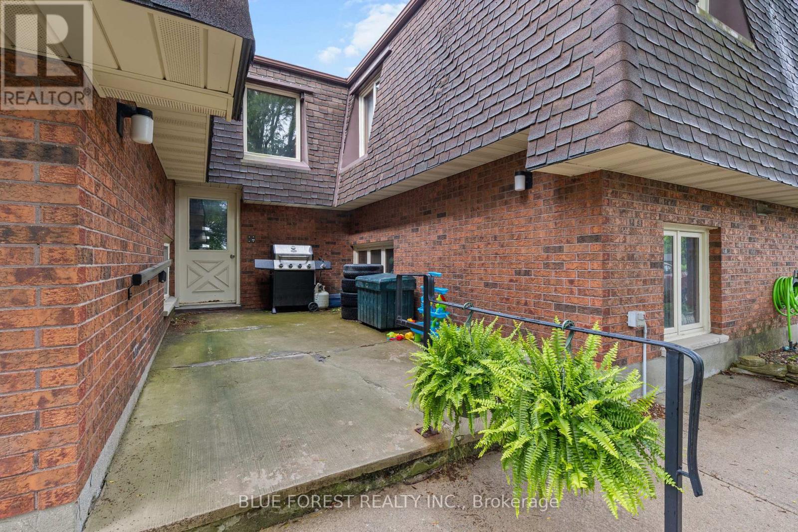 191 Victoria Street, Southwest Middlesex, Ontario  N0L 1M0 - Photo 6 - X13477784