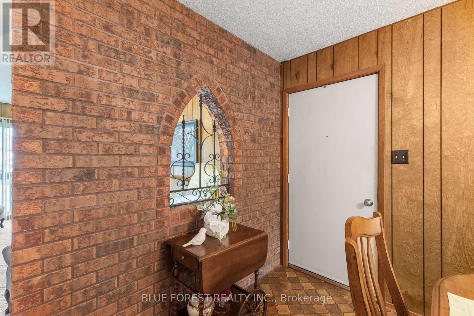 191 Victoria Street, Southwest Middlesex, Ontario  N0L 1M0 - Photo 8 - X13477784