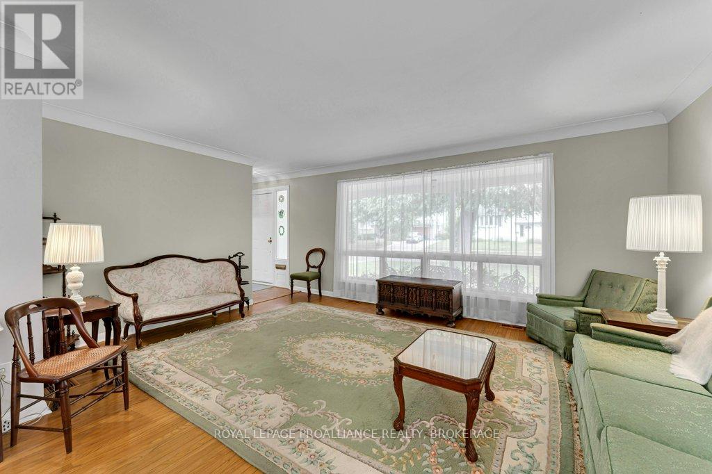 148 Campbell Crescent, Kingston, Ontario K7M 1Z5 - Photo 9 - X13474022