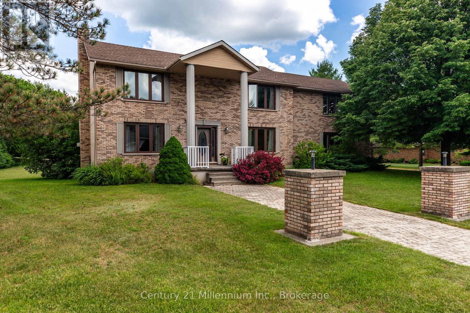 103 CEDAR COURT, Chatsworth, Ontario