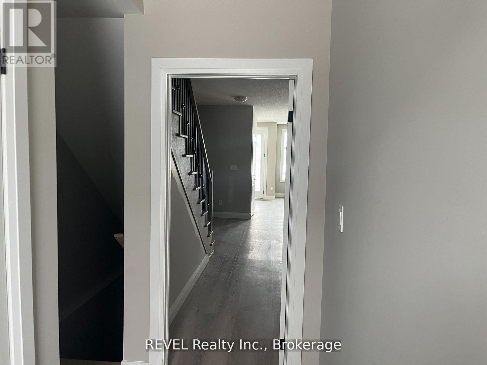 16 Keystone Trail, Welland, Ontario L3B 0N8 - Photo 3 - X13474200
