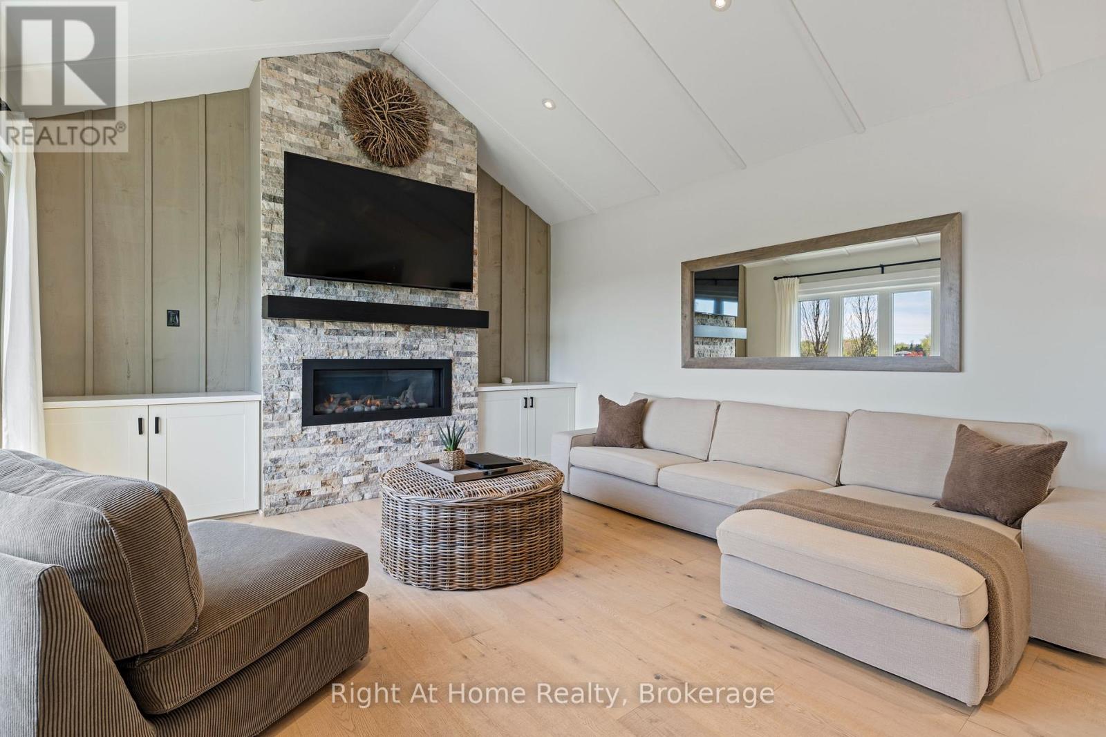 1483 Fifth Ave Louth, St. Catharines, Ontario  L2R 6P7 - Photo 17 - X13472230