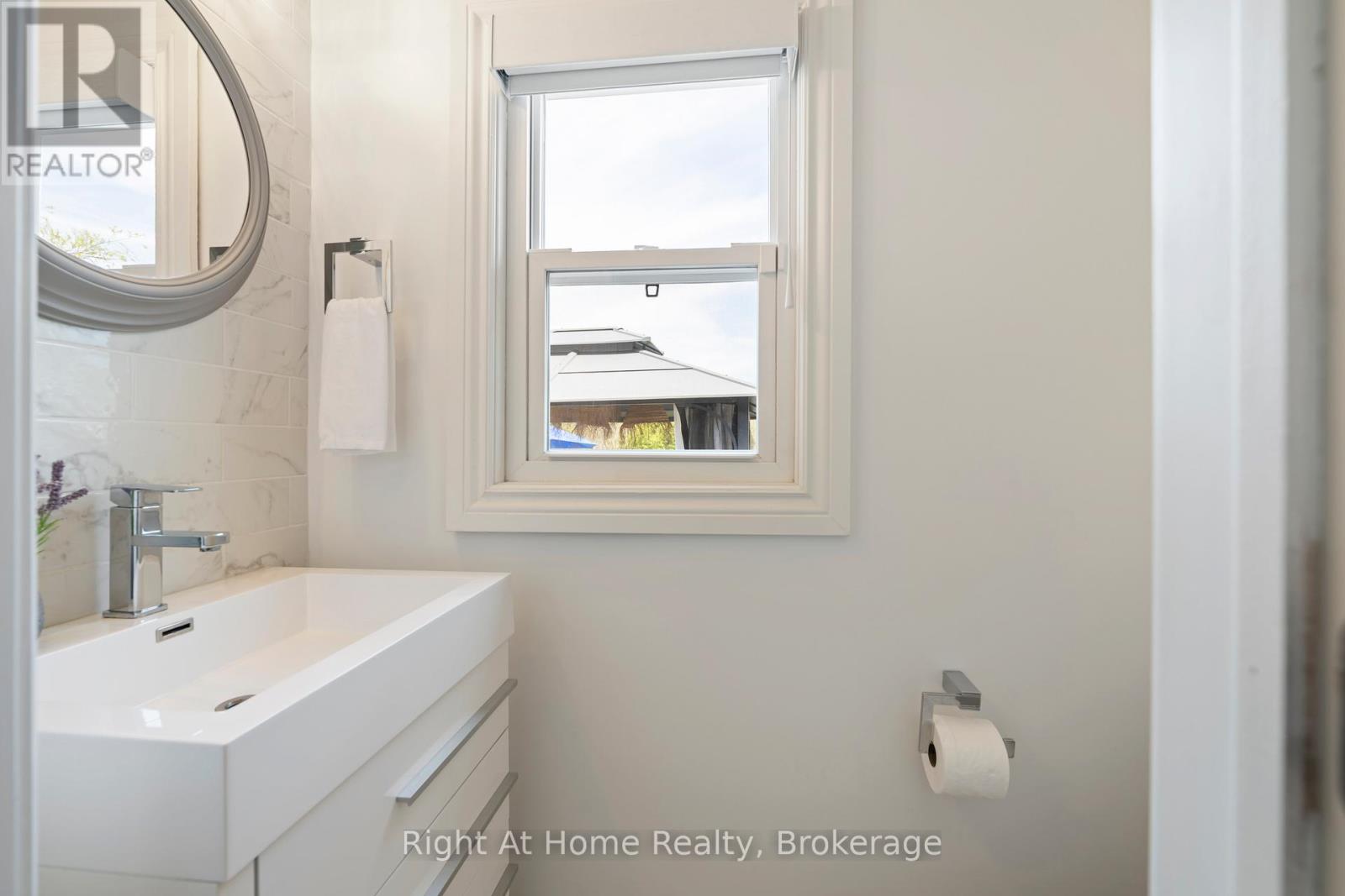 1483 Fifth Ave Louth, St. Catharines, Ontario  L2R 6P7 - Photo 30 - X13472230