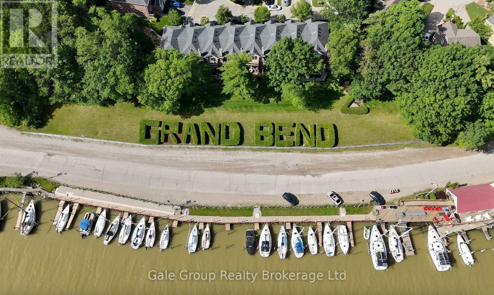 26 Woodward Avenue, Lambton Shores, Ontario  N0M 1T0 - Photo 3 - X13473726