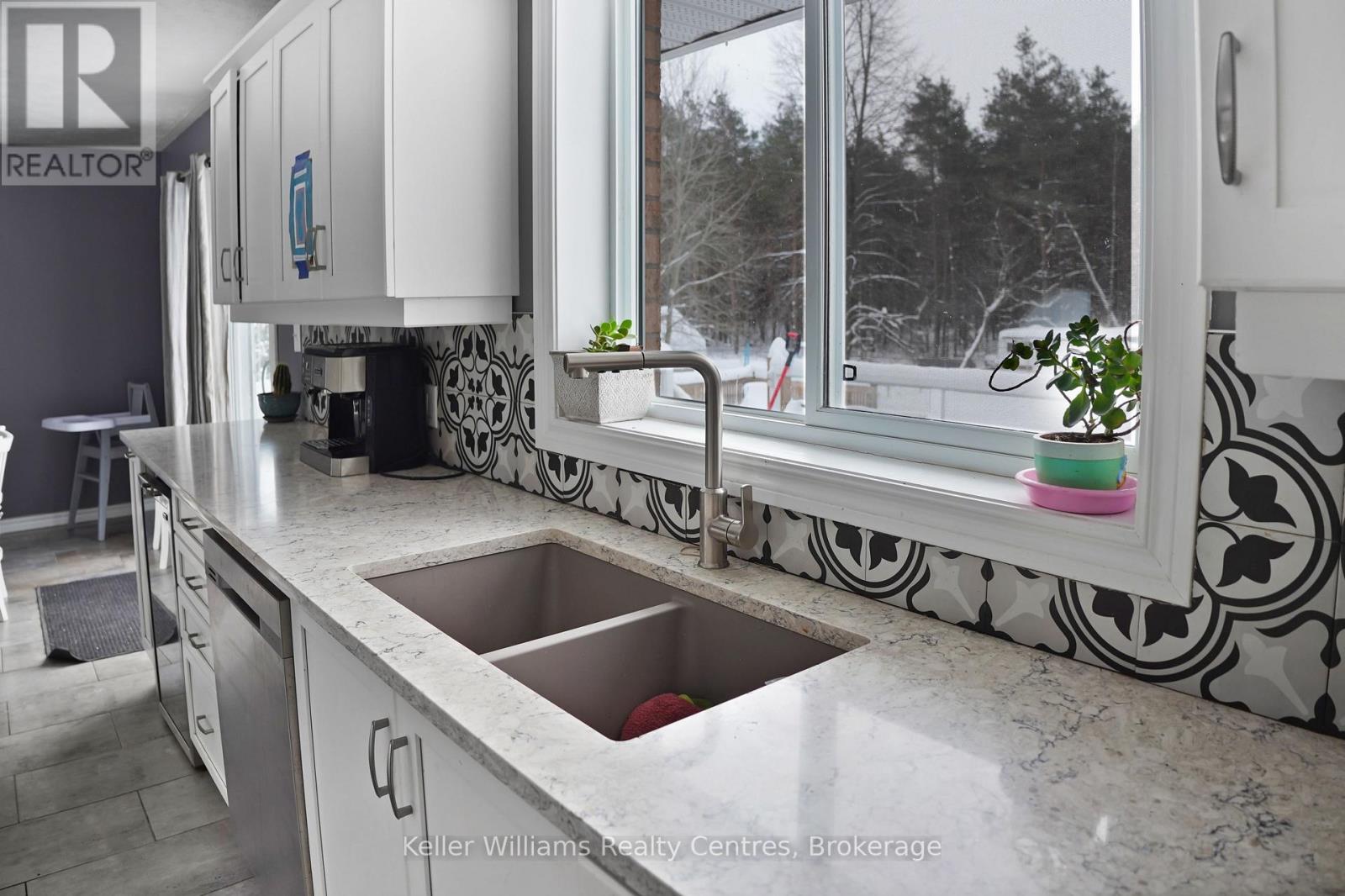 27 Pine Tree Drive, South Bruce Peninsula, Ontario  N0H 1P0 - Photo 13 - X13477838