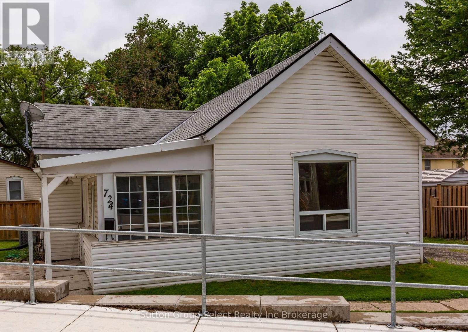 724 RATHBOURNE AVENUE, Woodstock, Ontario