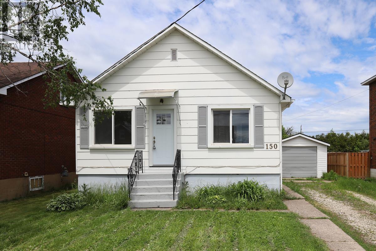 150 Henrietta Ave, Sault Ste. Marie, Ontario  P6C 1Z8 - Photo 2 - SM261507