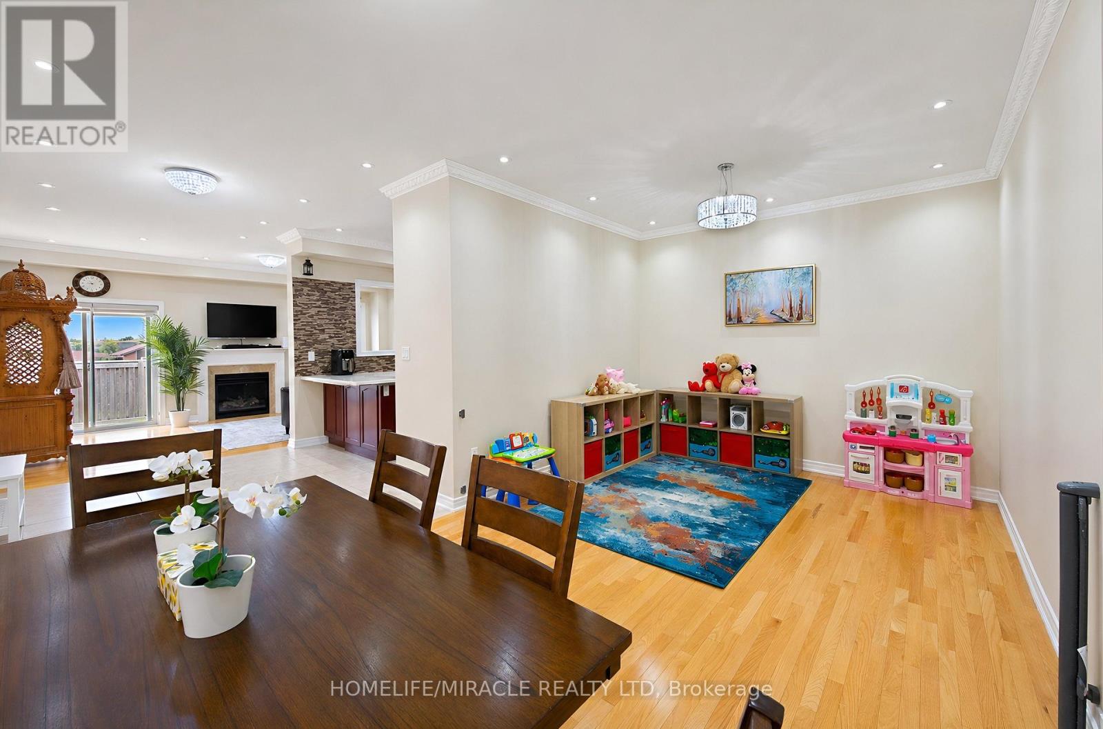 34 Washburn Road, Brampton, Ontario  L6P 3V6 - Photo 6 - W13473946