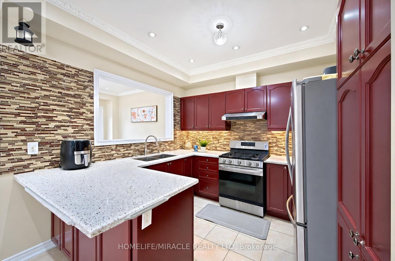 34 Washburn Road, Brampton, Ontario  L6P 3V6 - Photo 12 - W13473946