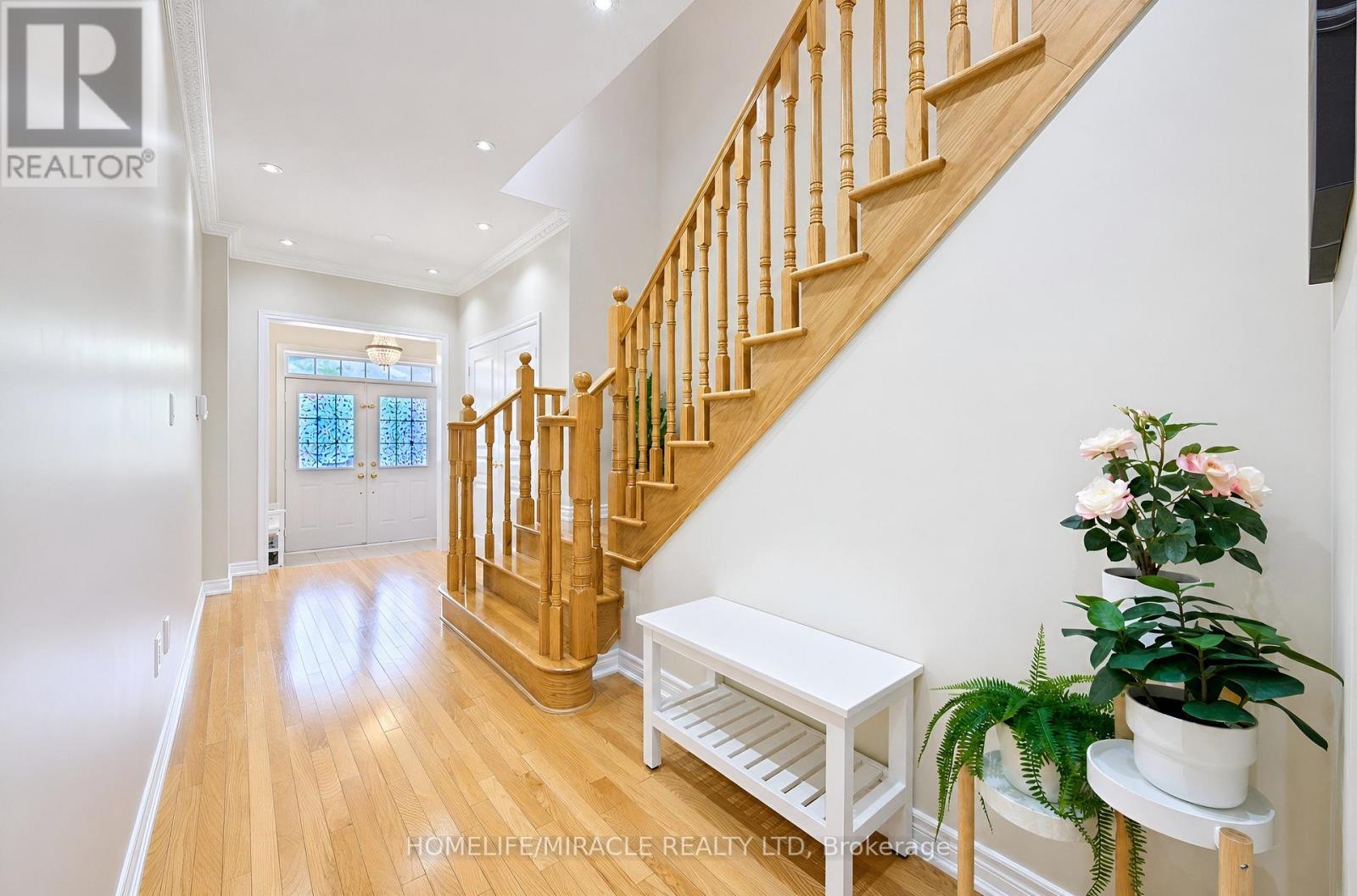34 Washburn Road, Brampton, Ontario  L6P 3V6 - Photo 5 - W13473946