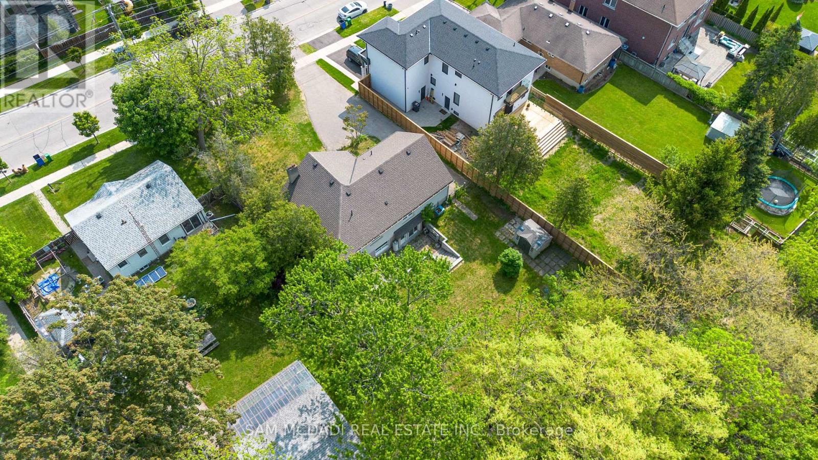 1228 Haig Boulevard, Mississauga, Ontario L5E 2M7 - Photo 8 - W13263398