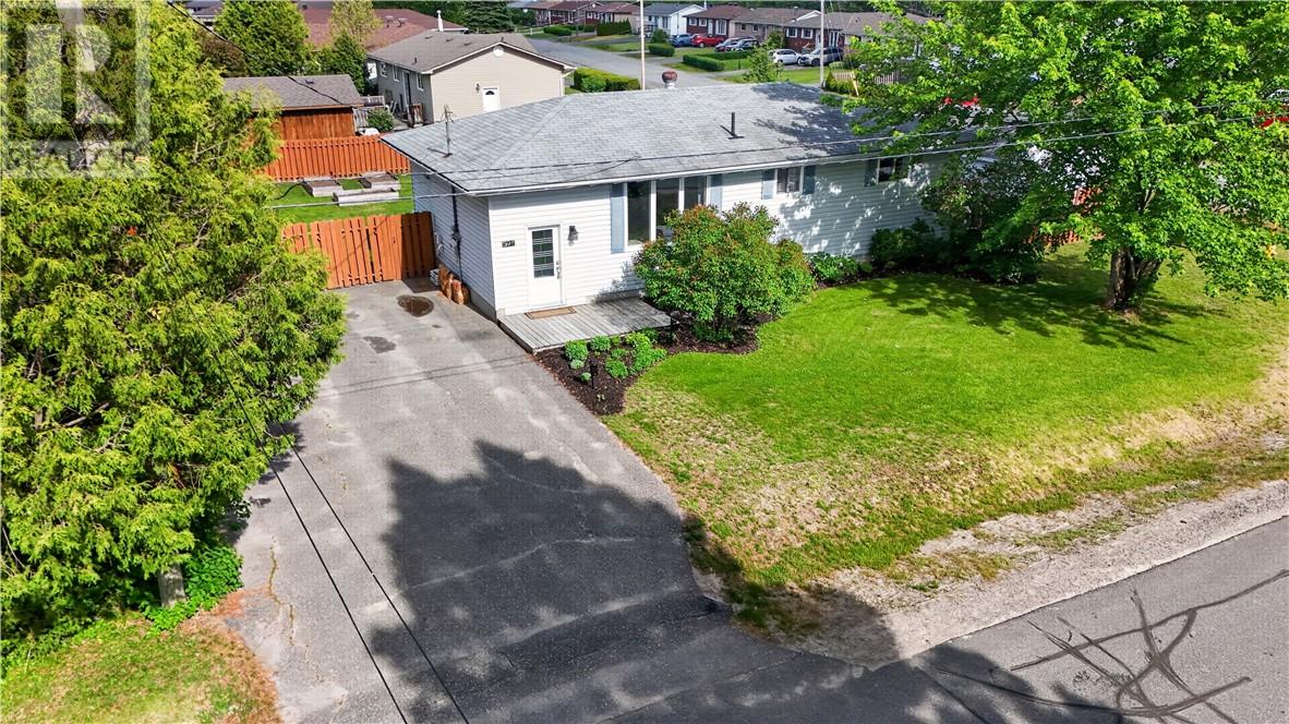 4274 Roy Avenue, Hanmer, Ontario  P3P 1N3 - Photo 3 - 2128746