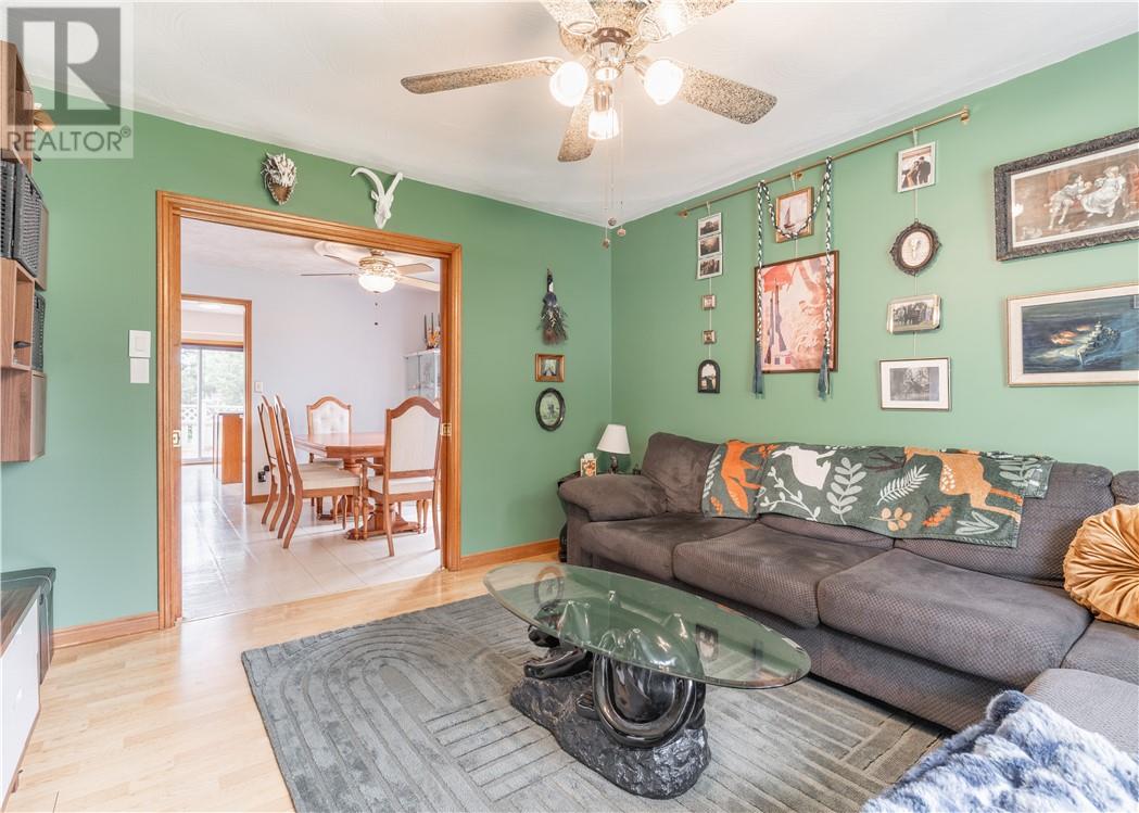 3877 Macmillan Drive, Val Caron, Ontario  P3N 1H9 - Photo 4 - 2128739