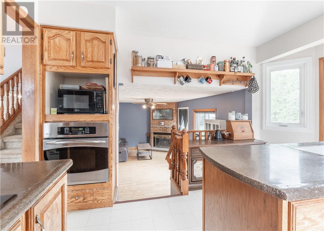3877 Macmillan Drive, Val Caron, Ontario  P3N 1H9 - Photo 7 - 2128739