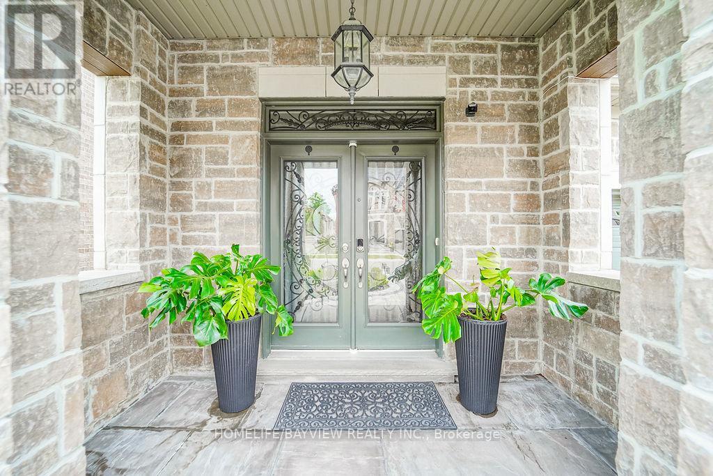 91 Marbrook Street, Richmond Hill, Ontario  L4C 0Y8 - Photo 7 - N13477622