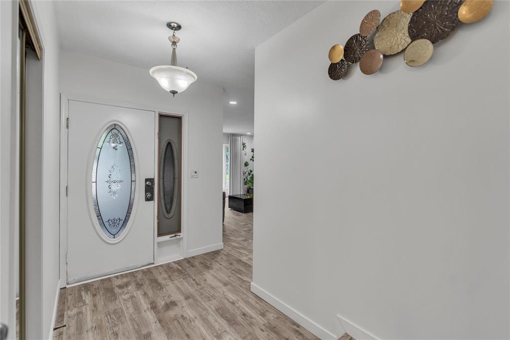 784 Beecher Avenue, Winnipeg, Manitoba  R2V 4R5 - Photo 3 - 202614624