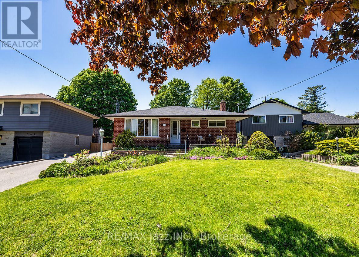 950 Mary Street N, Oshawa, Ontario L1G 5G8 - Photo 2 - E13477996