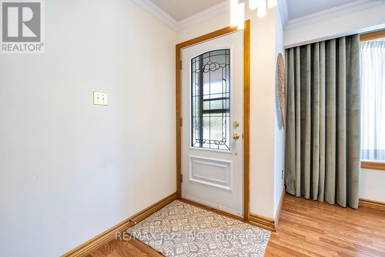 950 Mary Street N, Oshawa, Ontario L1G 5G8 - Photo 8 - E13477996