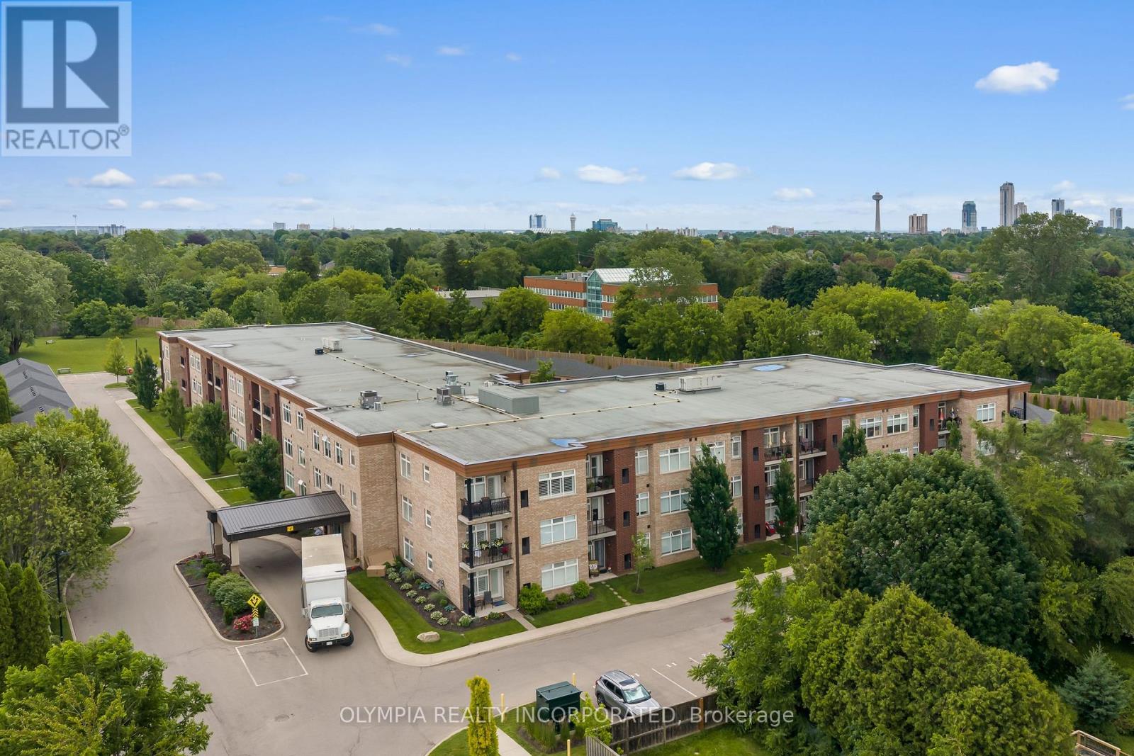 322 - 4644 Pettit Avenue, Niagara Falls (Morrison), Ontario  L2H 0B4 - Photo 2 - X13477948