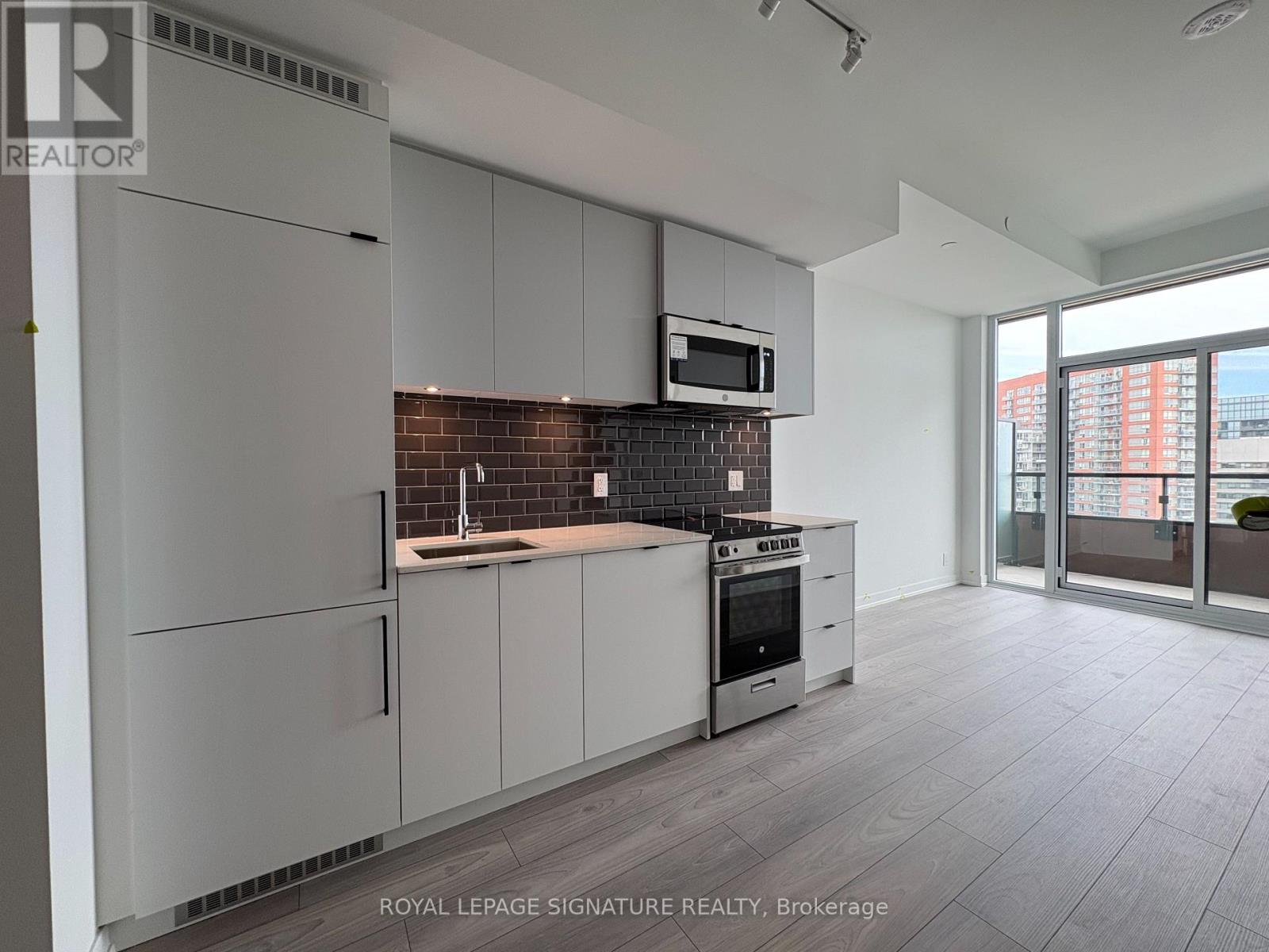 1108 - 285 DUFFERIN STREET, Toronto, Ontario