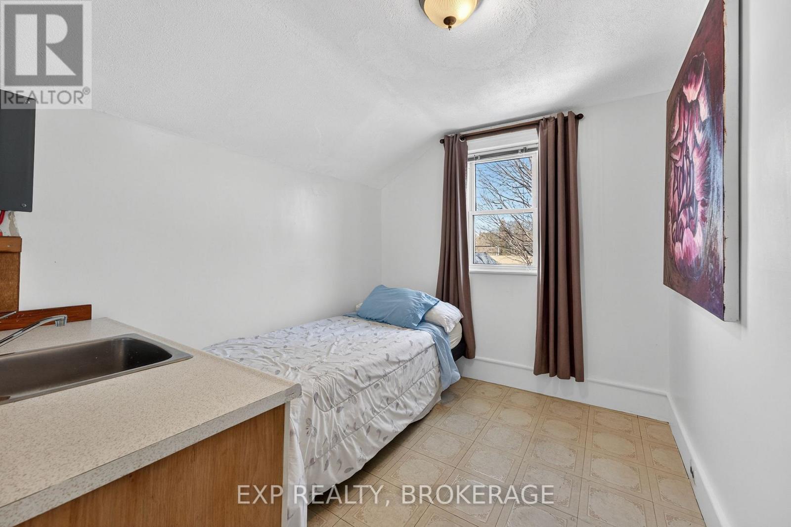 45 Main Street, Gananoque, Ontario  K7G 2L8 - Photo 18 - X13477950