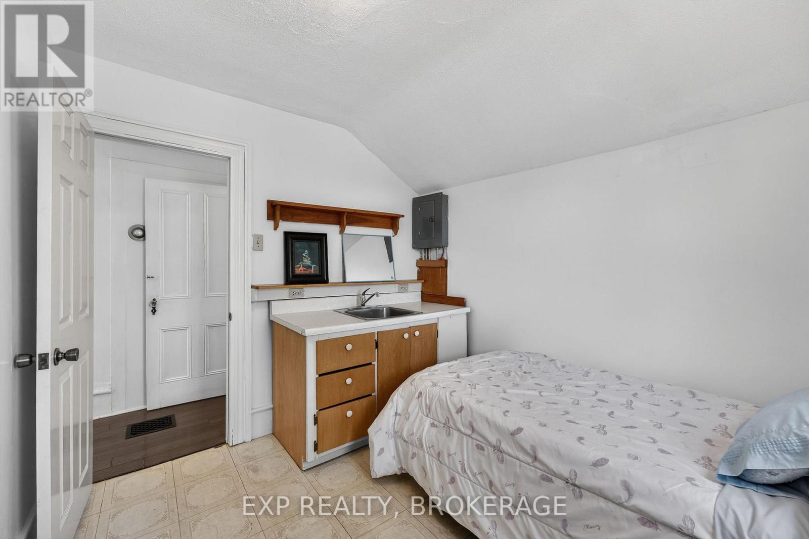 45 Main Street, Gananoque, Ontario  K7G 2L8 - Photo 20 - X13477950